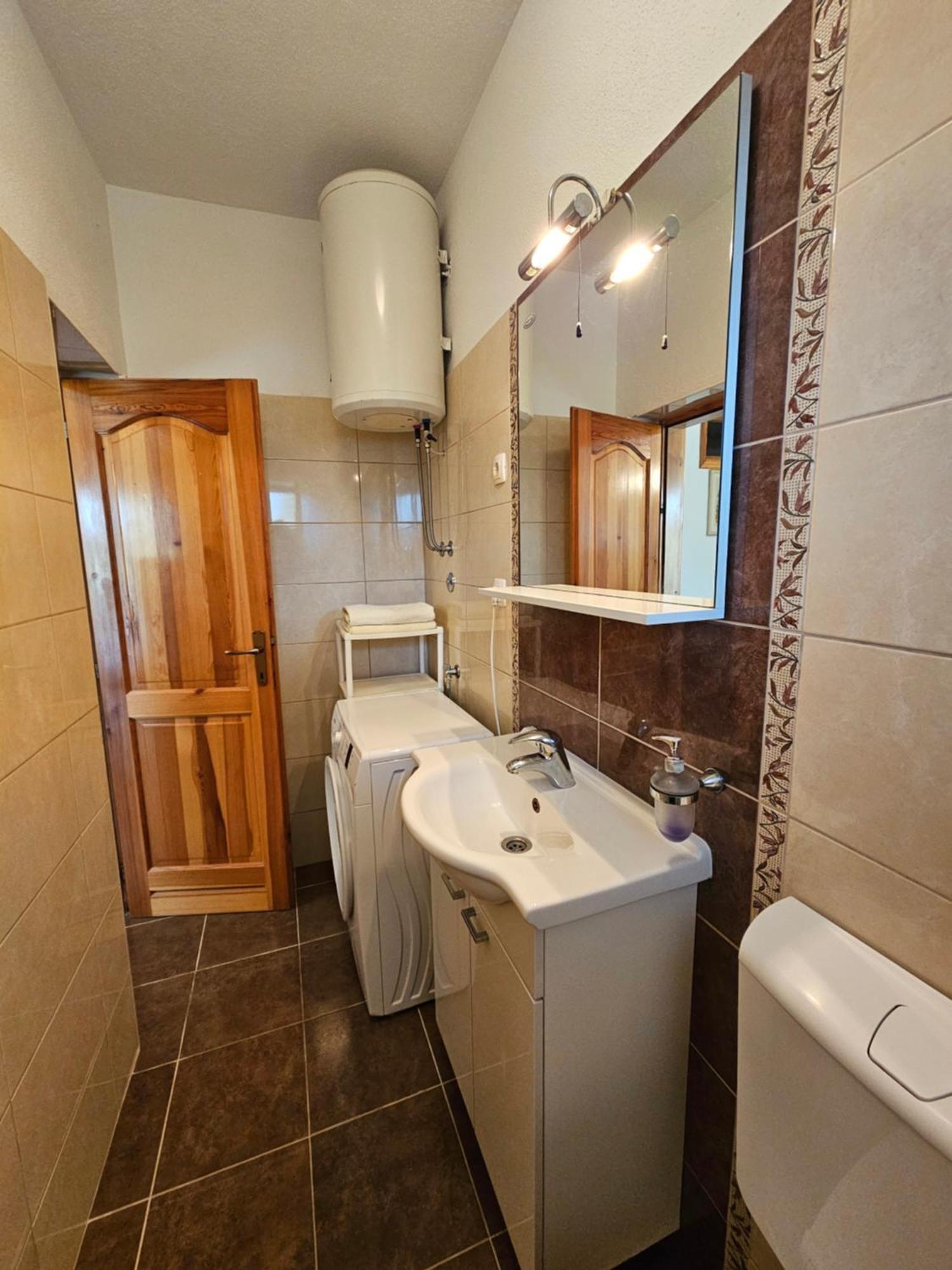 Apartmani Natasa Lokva Rogoznica Ngoại thất bức ảnh